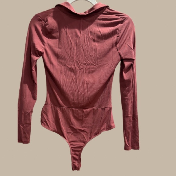 New Color 💕 Mulberry Collared Long Sleeve Ruched Button Down Bodysuit - Picture 4 of 5